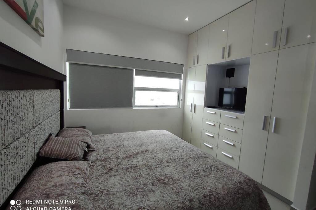Condominio Torre Eme Frente Al Malecon Vista A La Ciudad Con Alberca Y Algo Al Mar Gimnacio Mazatlan Luaran gambar