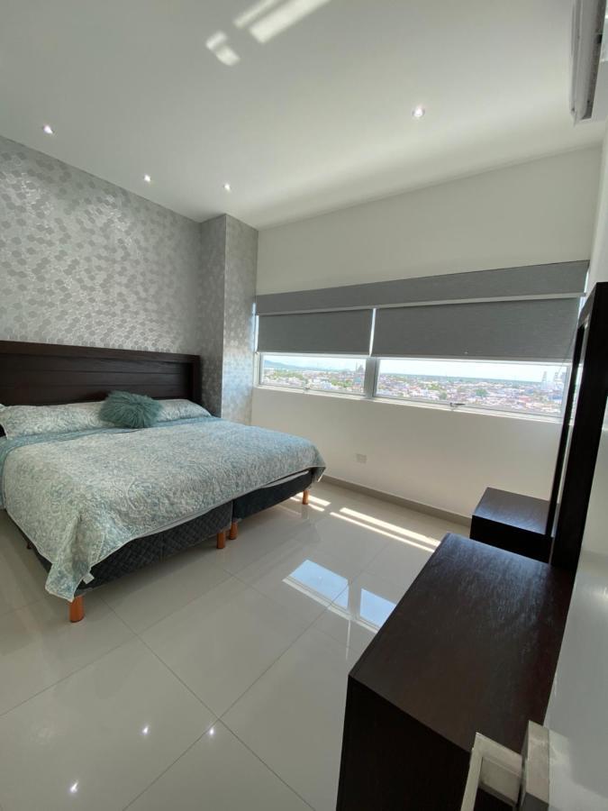 Condominio Torre Eme Frente Al Malecon Vista A La Ciudad Con Alberca Y Algo Al Mar Gimnacio Mazatlan Luaran gambar